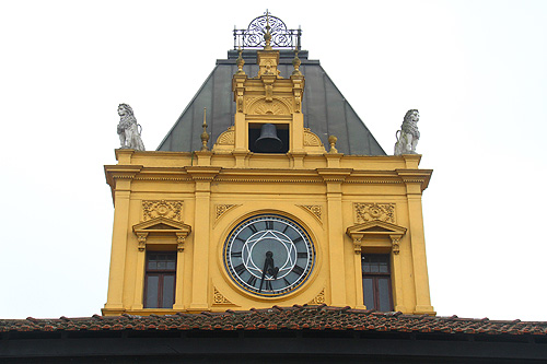 Old Valongo Train Station clock back to work Santos Sao Paulo Brazil  worldtimezone