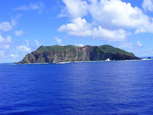 The Pitcairn Islands  volcanic islands in the southern Pacific Ocean