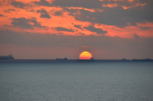 Strait of Hormuz between Gulf of Oman and Persian Gulf worldtimezone travel